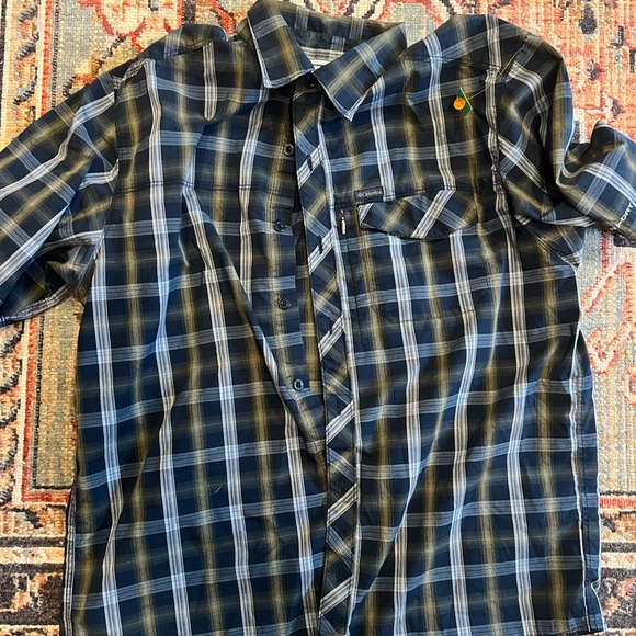Columbia Omni-Dry Short Sleeve Button Down- Men’s Shirt Large - Picture 1 of 4